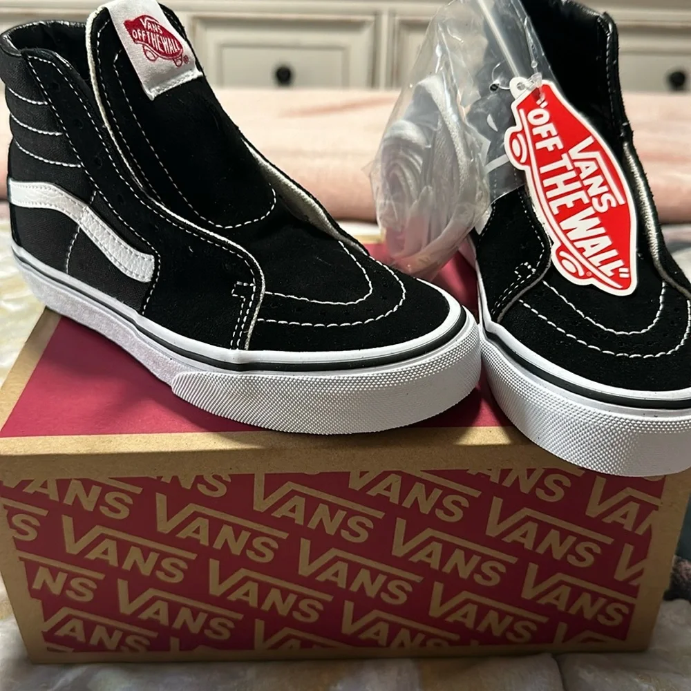 Van’s - Picture 1 of 3